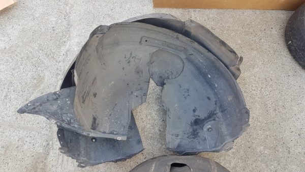 Carenaj roata dreapta fata Audi A3 8V 8V0821172 8V0 821 172 - Dezmembrari Auto