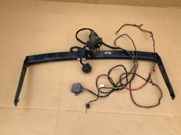 Carlig remorcare cu instalatie si modul VW Passat B6 combi - Dezmembrari Auto