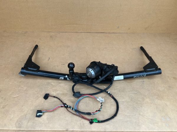 Carlig remorcare electric original VW ARTEON 3G8803881 3G8 803 881 - Dezmembrari Auto