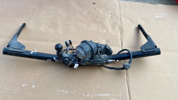 Carlig remorcare VW Passat B8 2017 limuzina - Dezmembrari Auto