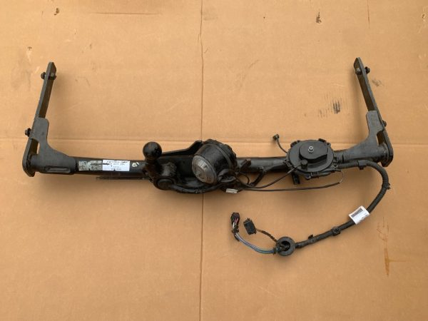 Carlig remorcare VW Golf 7 hatchback 5G0803880 5G0 803 880 - Dezmembrari Auto