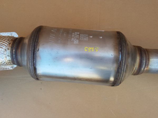 Catalizator VW Golf 7 2019 2.0 tdi 5Q0131701AF 5Q0 131 701 AF - Dezmembrari Auto