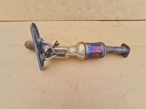 Catalizator VW Passat B8 1.4 tsi 5Q0131701AC 5Q0 131 701 AC - Dezmembrari Auto