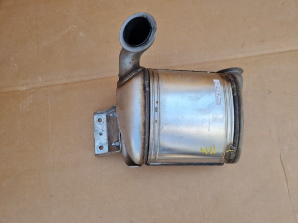Catalizator VW Passat B8 2.0 5Q0131705R 5Q0 131 705 R la 0 km - Dezmembrari Auto