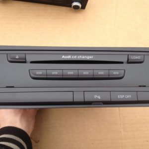 CD changer Audi A5 cod 8T2035110B - Dezmembrari Auto