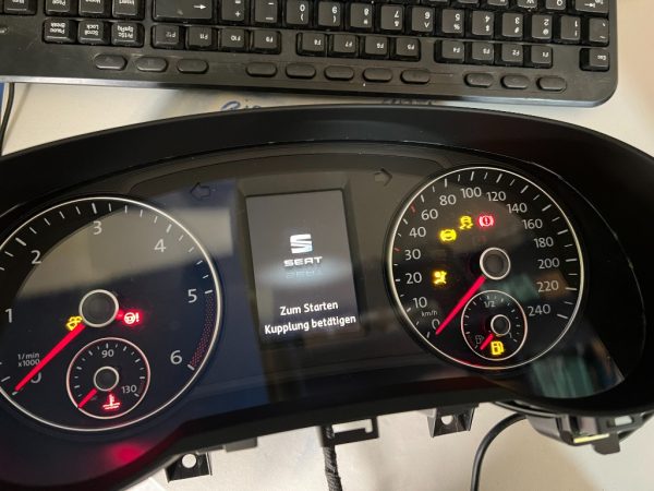 Ceasuri bord color 3D VW Sharan Seat Alhambra 2012-2021 7N5920880D 7N5 920 880 D - Dezmembrari Auto