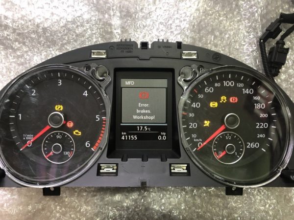 Ceasuri bord color VW Passat B7 CC 3AA920880N 3AA 920 880 N - Dezmembrari Auto