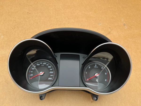 Ceasuri bord Mercedes GLC 2.2 cdi din 2017 la 0 km A2059008329 - Dezmembrari Auto