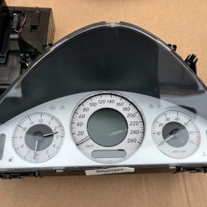 Ceasuri bord Mercedes W211 E class A2114405811 - Dezmembrari Auto