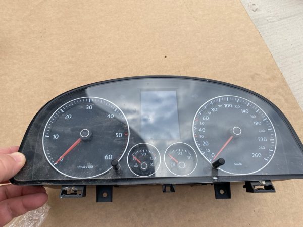 Ceasuri bord VW Caddy life din 2009 1t0920874a 1t0 920 874 a - Dezmembrari Auto