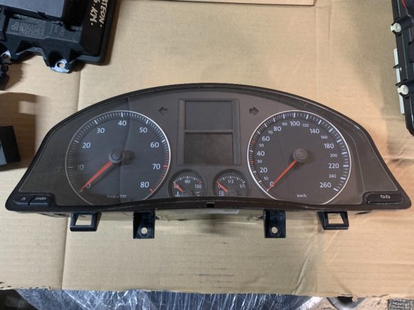 Ceasuri bord VW Golf 5 1.6i 1K0920854P 1K0 920 854 P - Dezmembrari Auto