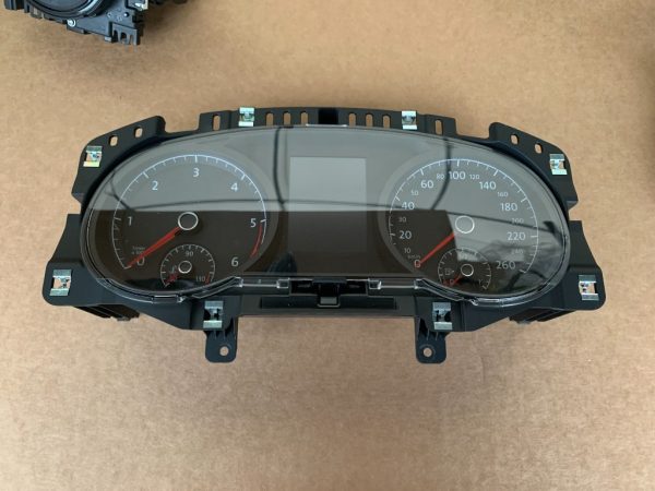 Ceasuri bord VW Golf 7 2016 1.6 tdi 5G1920641A 5G1 920 641 A la 0 km - Dezmembrari Auto