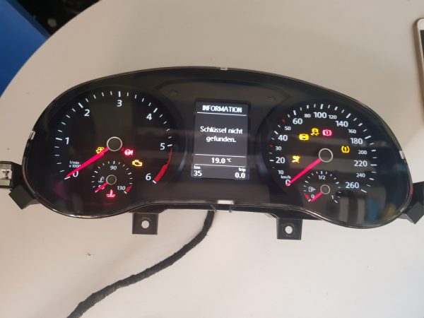 Ceasuri bord VW Jetta 2016 2.0 tdi CUU 5C6920875A 5C6 920 875 A - Dezmembrari Auto - imagine 2