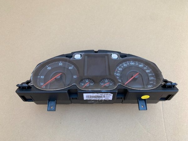 Ceasuri bord VW Passat B6 2.0 tdi 3C0920870Q 3C0 920 870 Q - Dezmembrari Auto