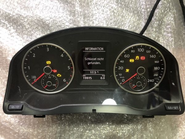 5N0920873GX 5N0 920 873 GX Ceasuri bord VW Tiguan din 2016 - Dezmembrari Auto