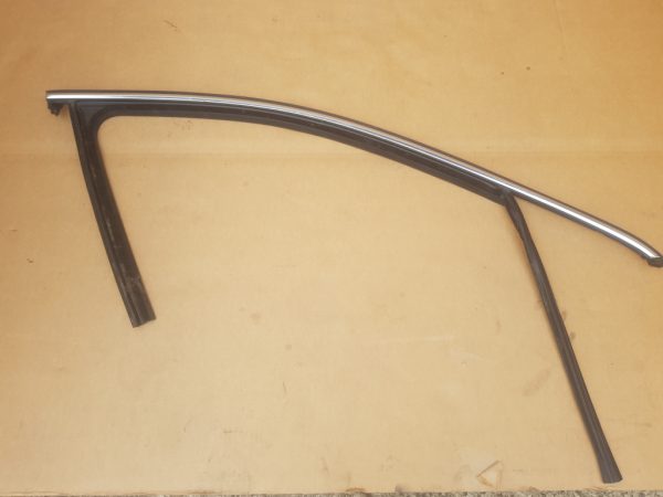 Cheder cromat usa dreapta fata VW Passat B8 3G0837432M 3G0 837 432 M - Dezmembrari Auto