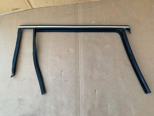 Cheder cromat usa dreapta spate VW Passat B8 combi 3G9839432 3G9 839 432 - Dezmembrari Auto