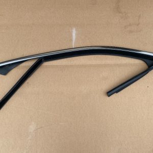 Cheder cromat usa stanga fata Mercedes C-Class W205 A2057250125 - Dezmembrari Auto