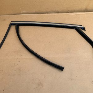 Cheder cromat usa stanga spate Ford Mondeo 5 2018 - Dezmembrari Auto