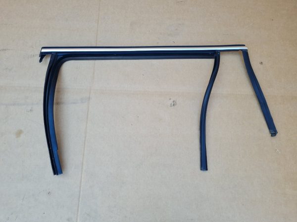 Cheder cromat usa stanga spate VW Passat B8 combi 3G9839431 3G9 839 431 - Dezmembrari Auto