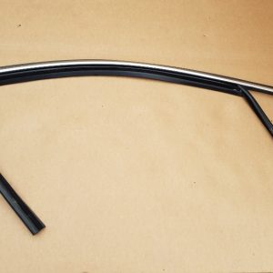 Cheder geam cromat dreapta fata VW Passat B8 3G0837432M 3G0 837 432 M - Dezmembrari Auto