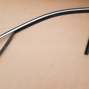 Cheder geam cromat stanga fata VW Passat B8 3G0837431J 3G0 837 431 J - Dezmembrari Auto