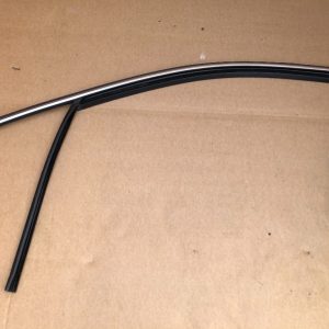 Cheder geam cromat usa stanga fata VW Passat B8 3G0837431M 3G0 837 431 M - Dezmembrari Auto