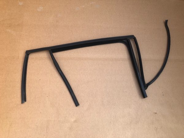 Cheder geam dreapta spate VW Golf 7 combi - Dezmembrari Auto