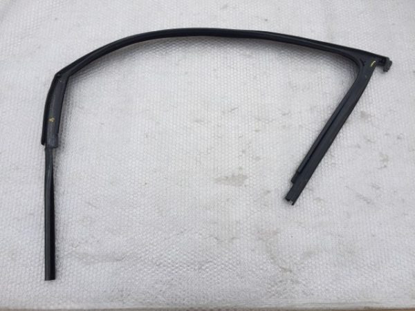 Cheder geam usa dreapta fata VW Golf 7 variant 5G4 837 431 5G4837431 - Dezmembrari Auto