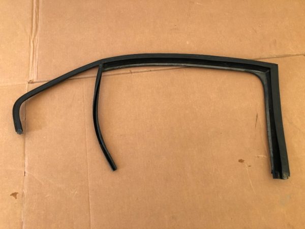 Cheder geam usa dreapta spate VW Jetta 2017 5C6839432 5C6 839 432 - Dezmembrari Auto