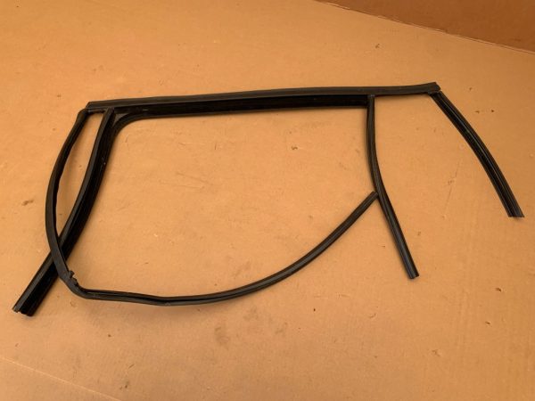 Cheder geam usa stanga spate VW Golf 7 variant 2019 5G9839431E 5G9 839 431 E - Dezmembrari Auto