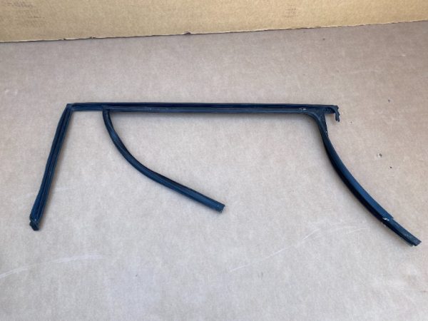 Cheder geam usa stanga spate VW Passat B8 variant 3G9839431 3G9 839 431 - Dezmembrari Auto