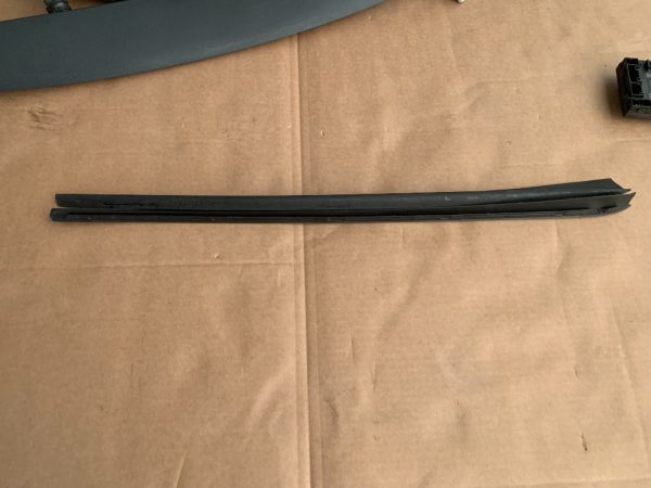 Cheder grila stergator VW Golf 7 2016 5G0854323B 5G0 854 323 B - Dezmembrari Auto