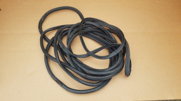 Cheder usa stanga spate VW Passat B8 variant 3G9867913K 3G9 867 913 K - Dezmembrari Auto