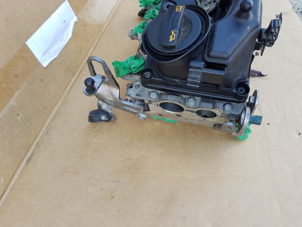 Chiulasa completa cu 2 axe came VW Golf 6 1.6 tdi CAY - Dezmembrari Auto - imagine 4