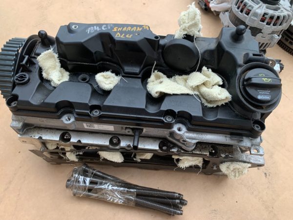 Chiulasa completa VW Sharan 2019 2.0 tdi DLU 04L103308C 04L 103 308 C - Dezmembrari Auto