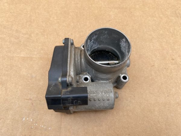 Clapeta acceleratie VW Golf 5 1.4 tsi 03C133062C 03C 133 062 C - Dezmembrari Auto