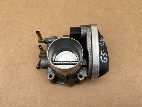 Clapeta acceleratie VW Golf 5 1.6i BSE 06A133062AT 06A 133 062 AT - Dezmembrari Auto