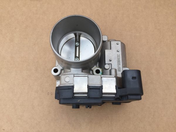 Clapeta acceleratie VW Passat B8 1.4 tsi 03F133062C 03F 133 062 C - Dezmembrari Auto