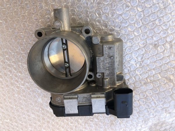 Clapeta acceleratie VW Passat B8 1.4 tsi CZE CZEA 03F133062B 03F 133 062 B - Dezmembrari Auto