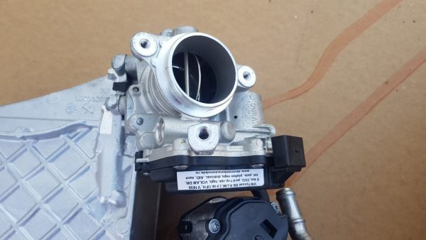 Clapeta acceleratie VW Passat B8 2.0 tdi 04L128063AA 04L 128 063 AA - Dezmembrari Auto