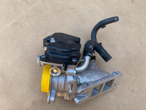 Clapeta acceleratie VW Passat B8 2.0 tdi DFC 04L128837A 04L 128 837 A 04L128063AA 04L 128 063 AA la 0 km - Dezmembrari Auto