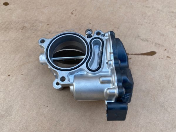 Clapeta acceleratie VW Passat B8 2023 2.0 tdi 05L128063E 05L 128 063 E la 0 km - Dezmembrari Auto