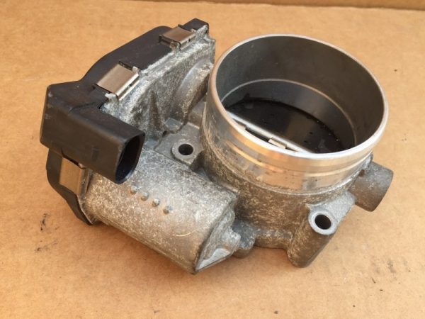 Clapeta acceleratie VW Tiguan 2015 03H133062A 03H 133 062 A - Dezmembrari Auto