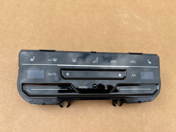 Climatronic digital VW Passat B8.5 din 2023 la 0 km 3G8907044R 3G8 907 044 R - Dezmembrari Auto
