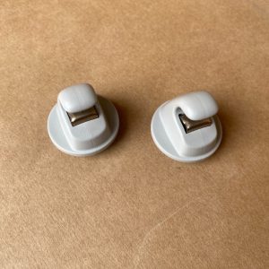 Clipsuri parasolare VW Caddy Ford Tourneo Connect 2023 560857561B 560 857 561 B - Dezmembrari Auto