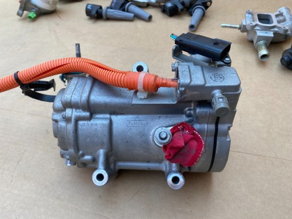 Compresor AC Ford Mondeo Mk5 2.0 hybrid DG9H-19D623-AD - Dezmembrari Auto