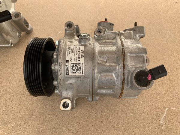 Compresor AC freon 1234yf VW Passat B8 5Q0816803F 5Q0 816 803 F - Dezmembrari Auto