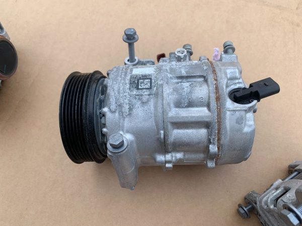 Compresor AC freon R1234YF VW Transporter T6 2021 7LA816803A 7LA 816 803 A - Dezmembrari Auto