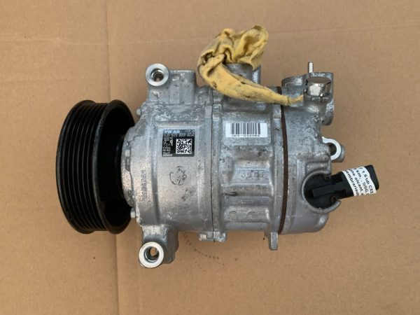 Compresor AC VW Golf 7 2016 1.6 tdi 5Q0820803F 5Q0 820 803 F la 0 km - Dezmembrari Auto